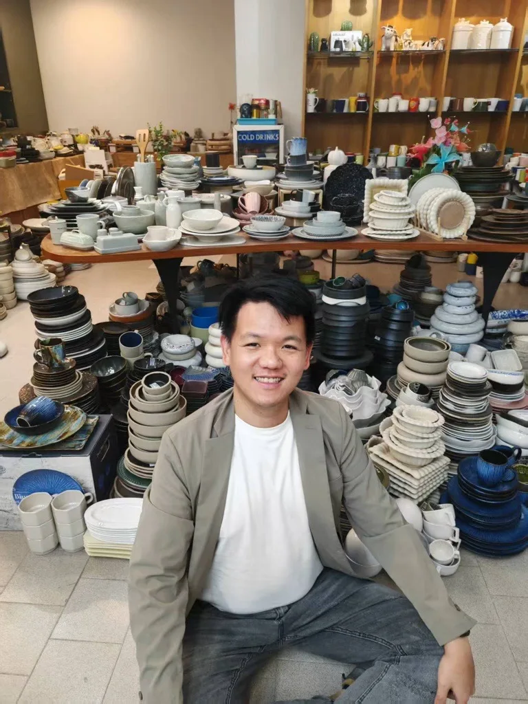 Jeffrey Chen in the Jason Craft sample room in Taipei